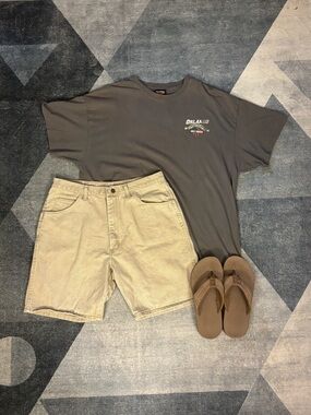 Men's Wrangler Shorts - Beige Summer Essential